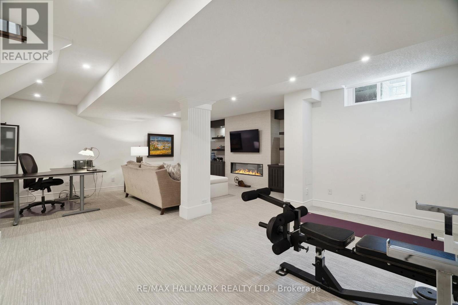 2092 Pinevalley Crescent, Oakville, Ontario  L6H 6L8 - Photo 34 - W12800770