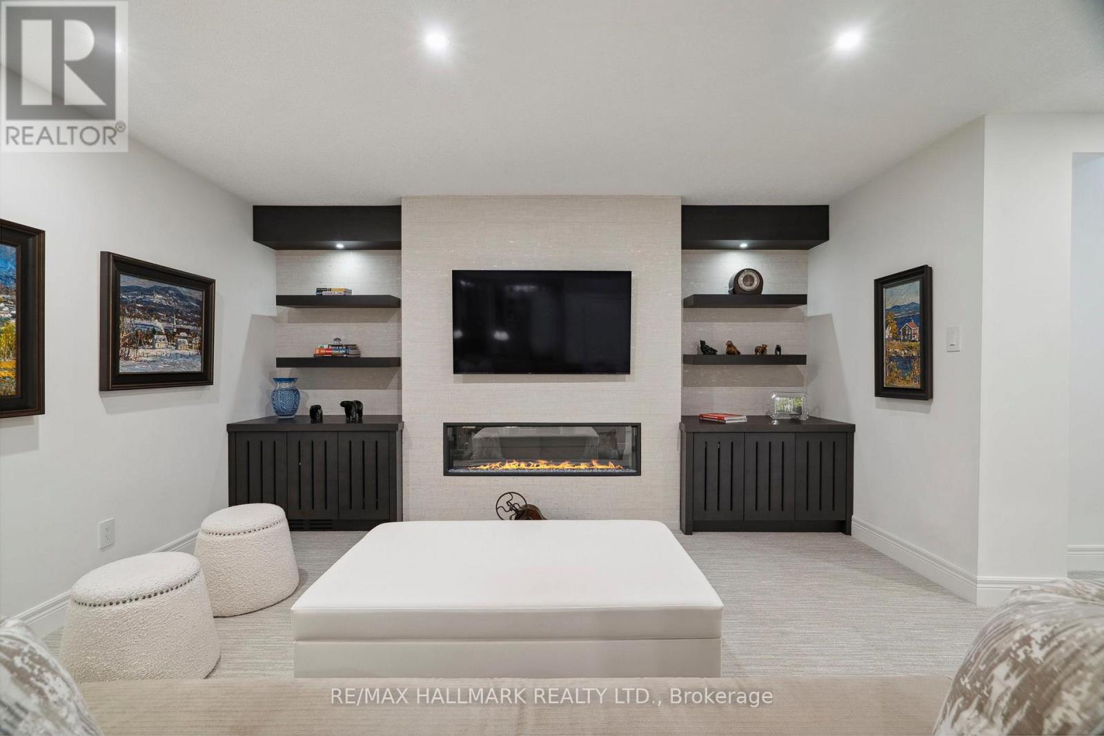 2092 Pinevalley Crescent, Oakville, Ontario  L6H 6L8 - Photo 38 - W12800770