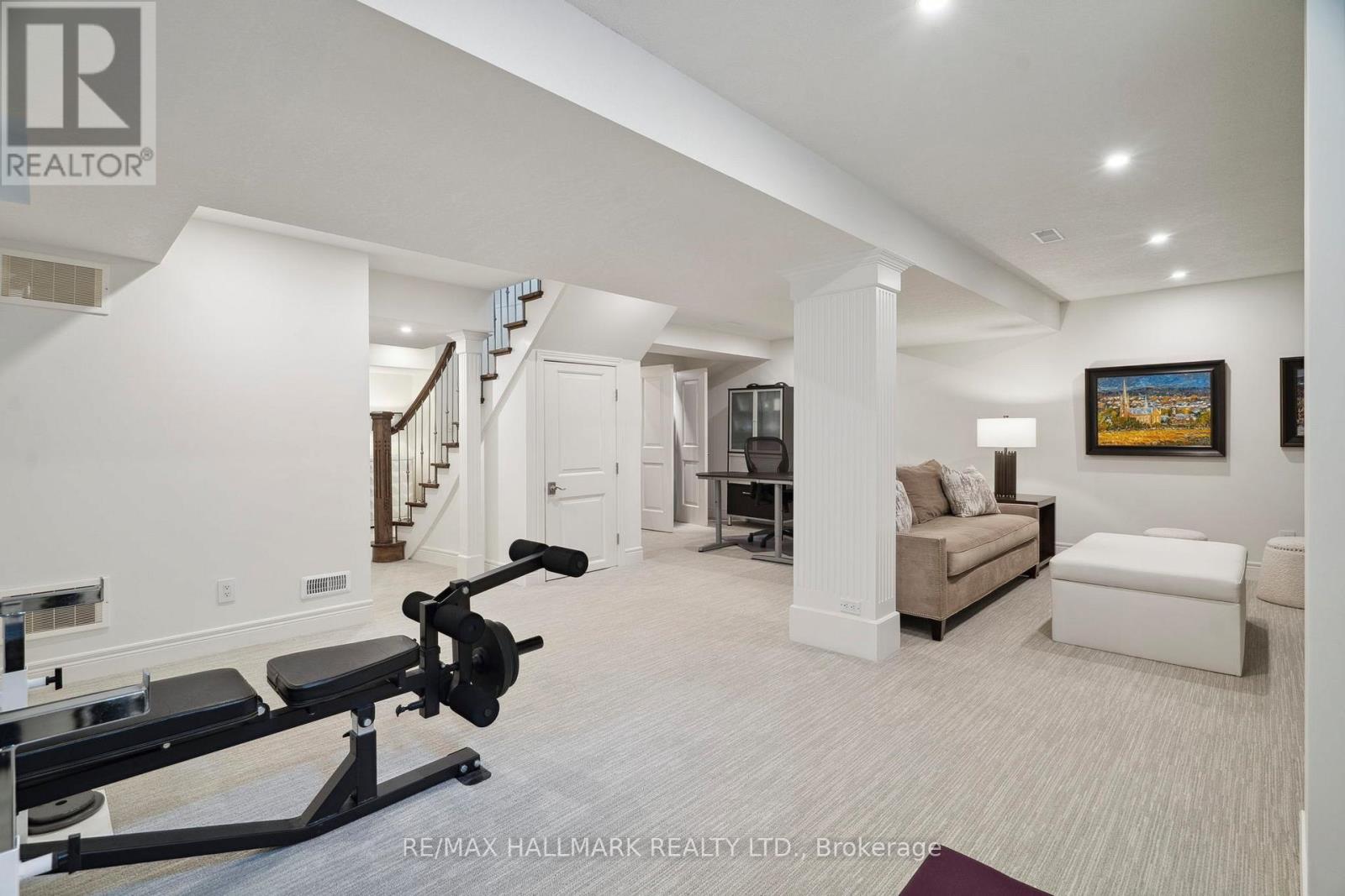 2092 Pinevalley Crescent, Oakville, Ontario  L6H 6L8 - Photo 39 - W12800770