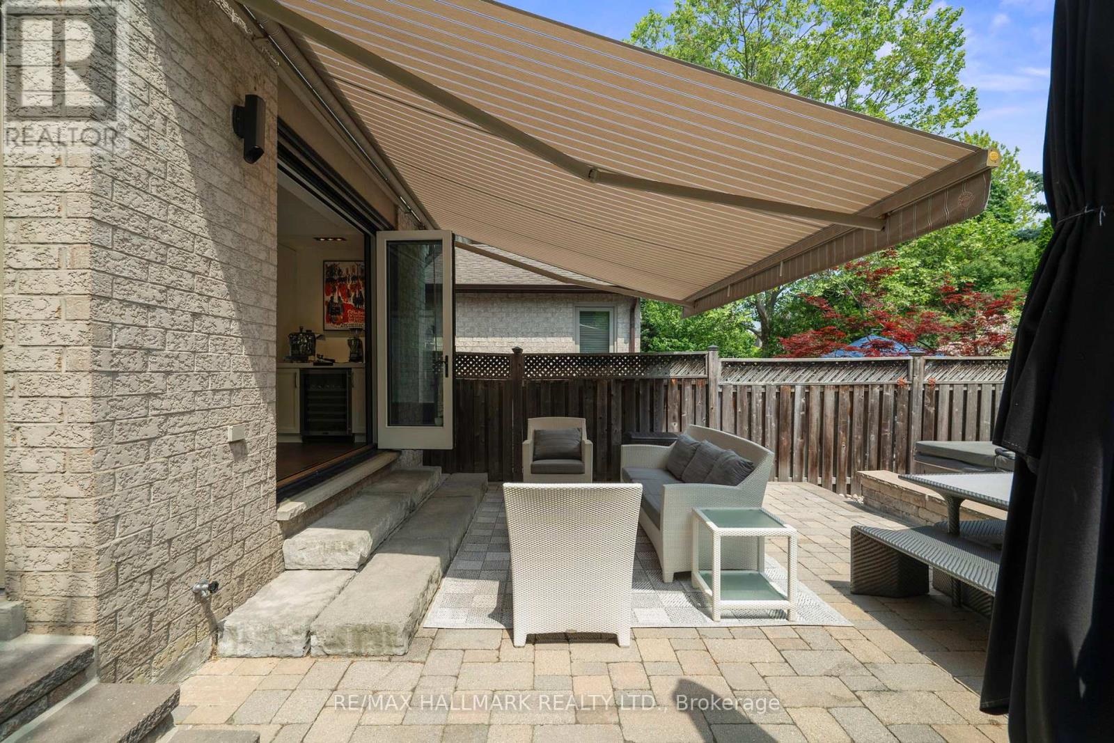 2092 Pinevalley Crescent, Oakville, Ontario  L6H 6L8 - Photo 43 - W12800770