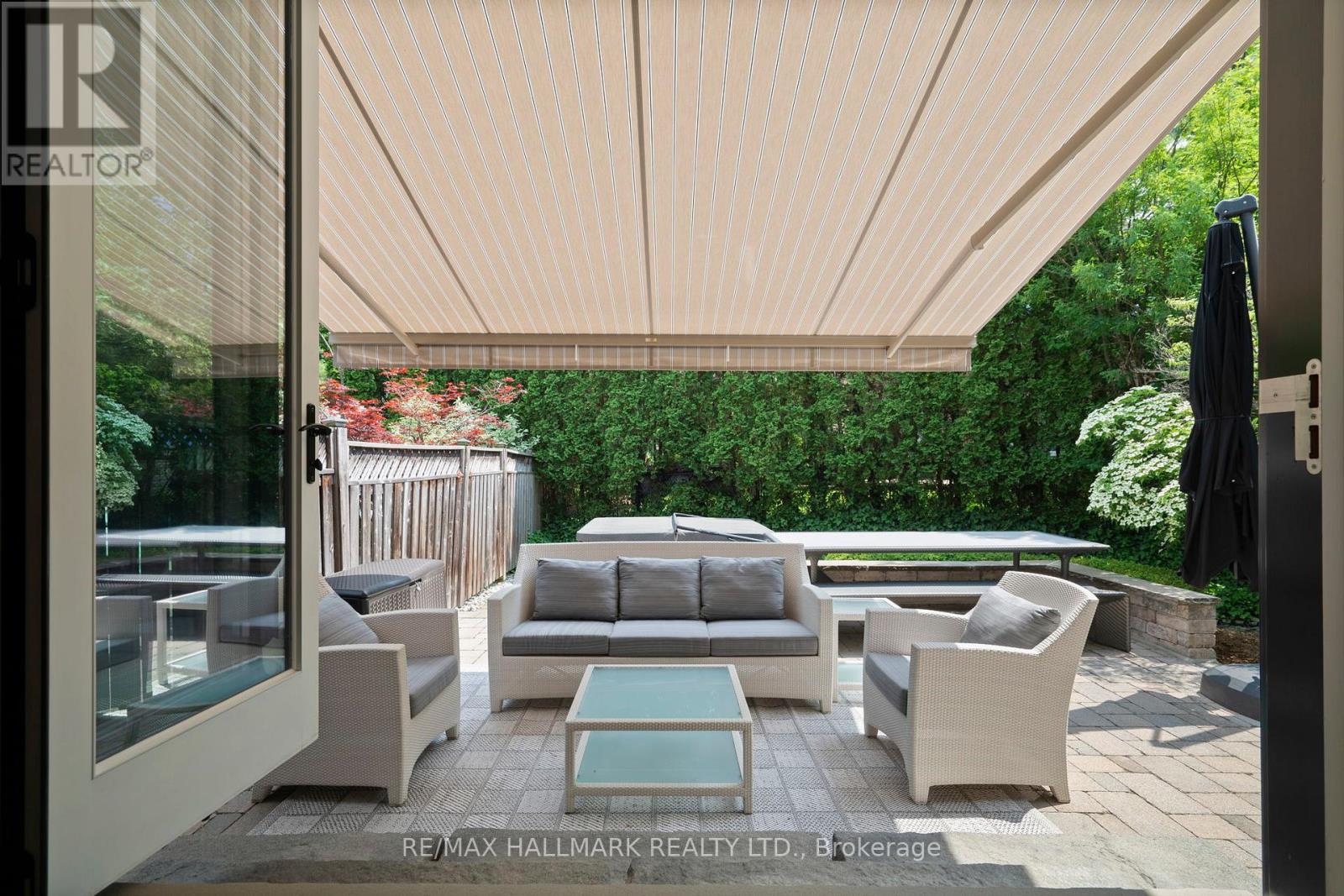 2092 Pinevalley Crescent, Oakville, Ontario  L6H 6L8 - Photo 44 - W12800770