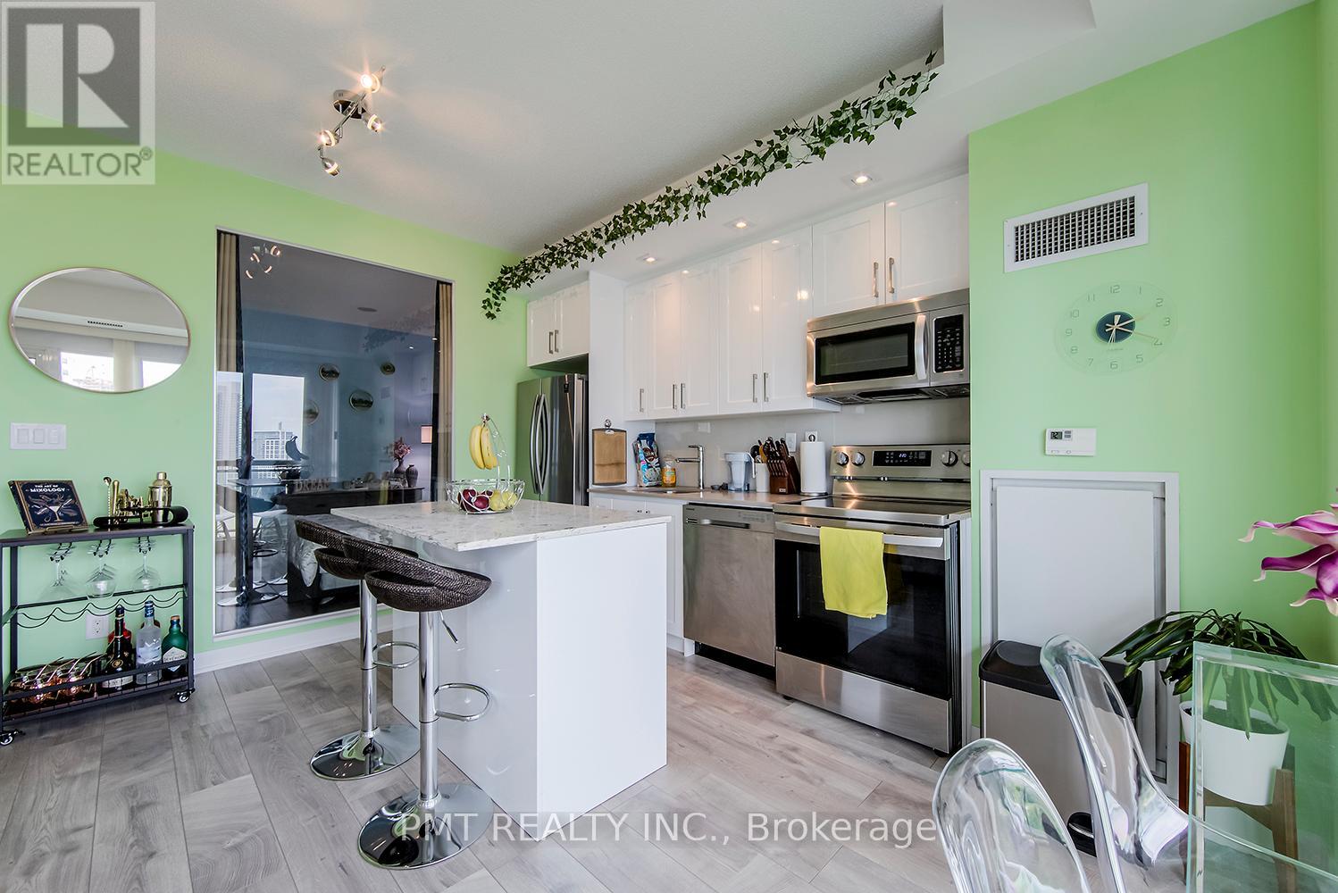 1625 - 165 Legion Road N, Toronto, Ontario  M8Y 0B3 - Photo 14 - W12800820