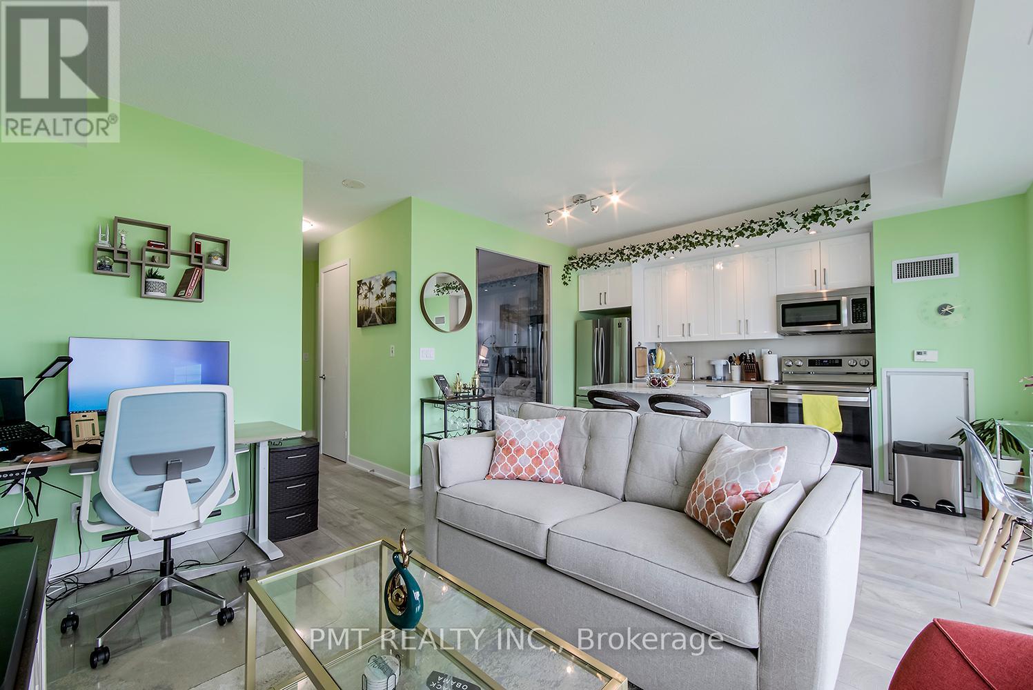 1625 - 165 Legion Road N, Toronto, Ontario  M8Y 0B3 - Photo 4 - W12800820