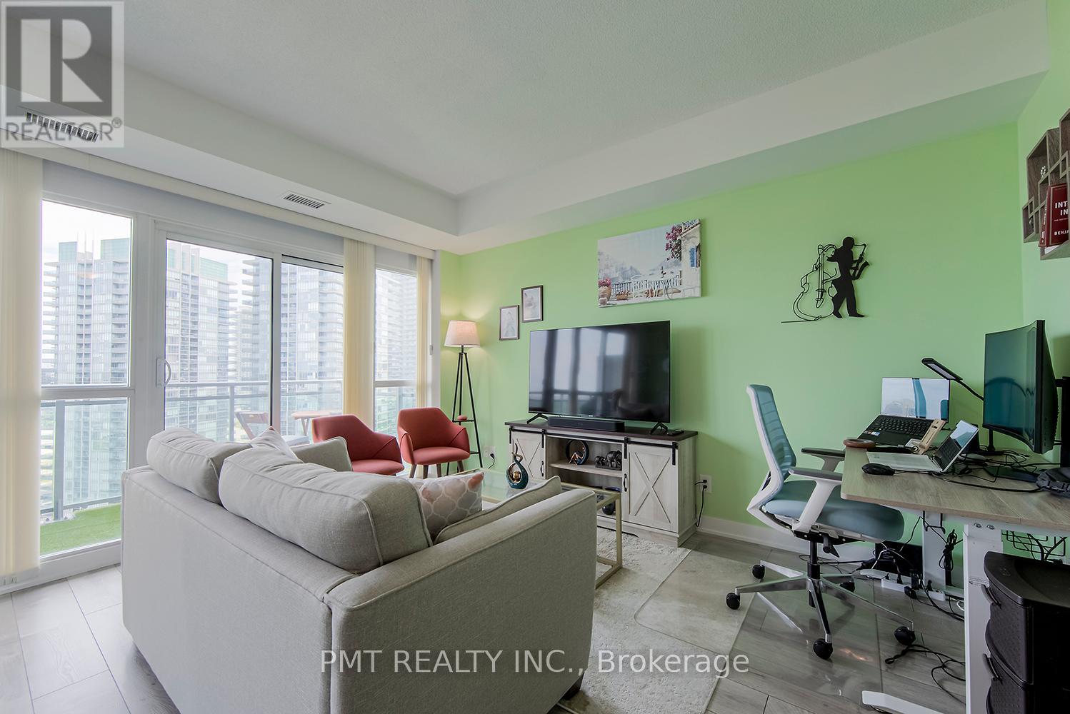 1625 - 165 Legion Road N, Toronto, Ontario  M8Y 0B3 - Photo 6 - W12800820