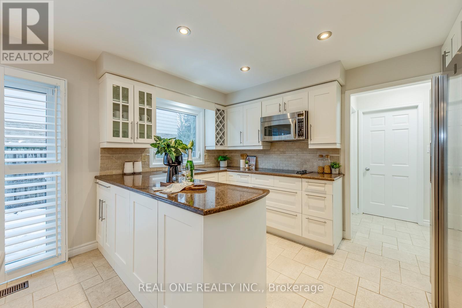 185 All Saints Crescent, Oakville, Ontario  L6J 5Y6 - Photo 21 - W12800830