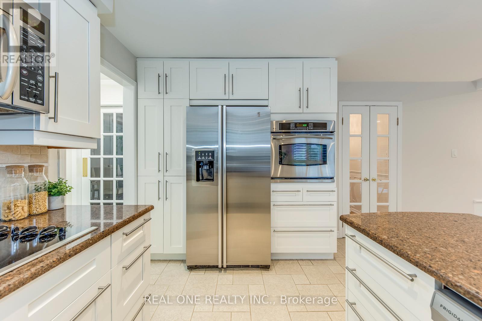 185 All Saints Crescent, Oakville, Ontario  L6J 5Y6 - Photo 25 - W12800830