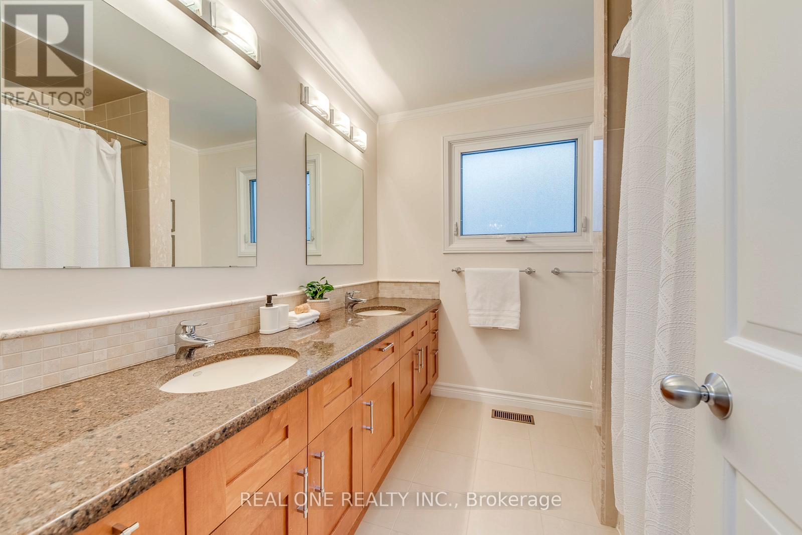 185 All Saints Crescent, Oakville, Ontario  L6J 5Y6 - Photo 39 - W12800830