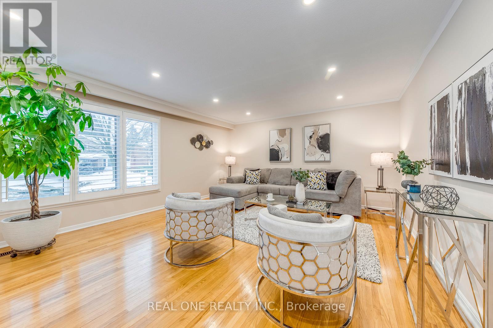 185 All Saints Crescent, Oakville, Ontario  L6J 5Y6 - Photo 7 - W12800830