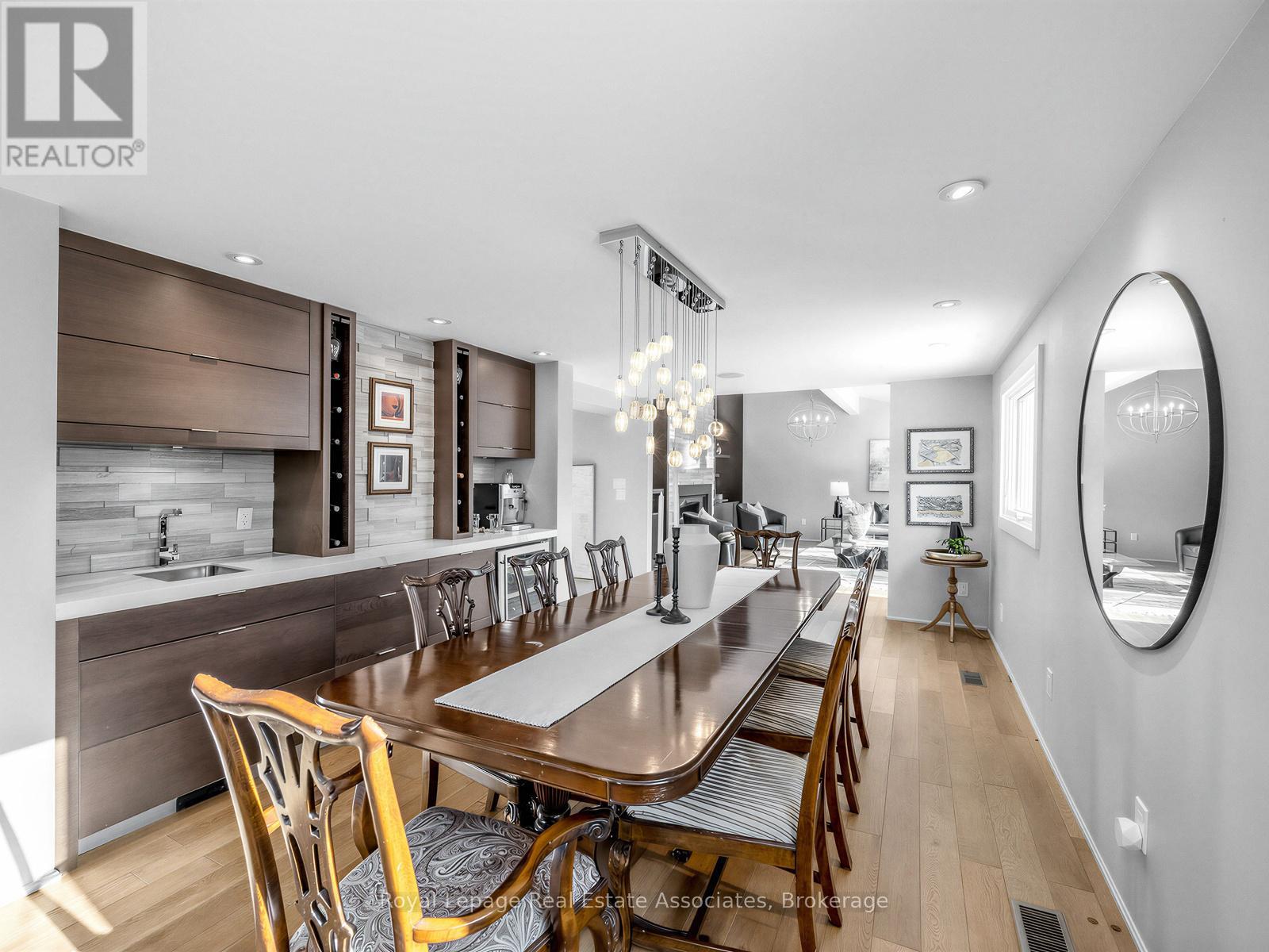 1510 Point O Woods Road, Mississauga, Ontario  L5G 2X7 - Photo 12 - W12800842