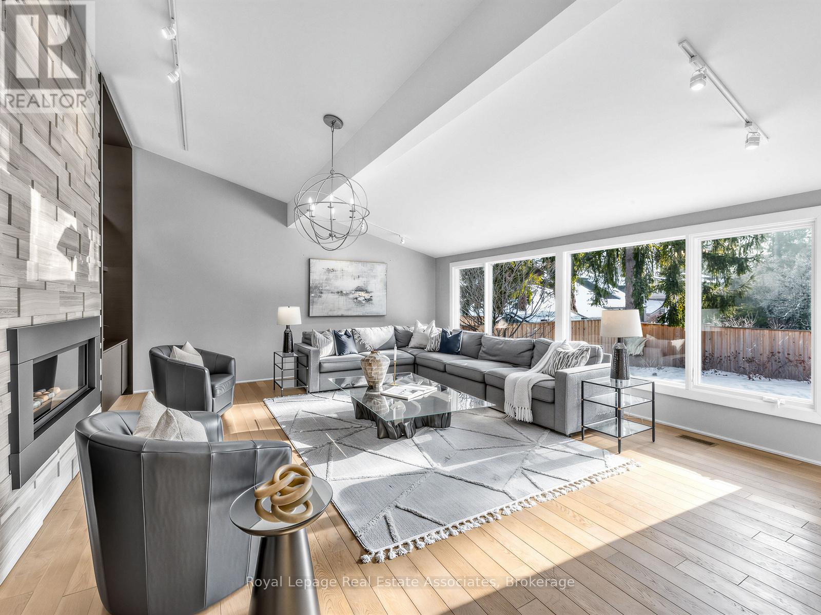 1510 Point O Woods Road, Mississauga, Ontario  L5G 2X7 - Photo 16 - W12800842