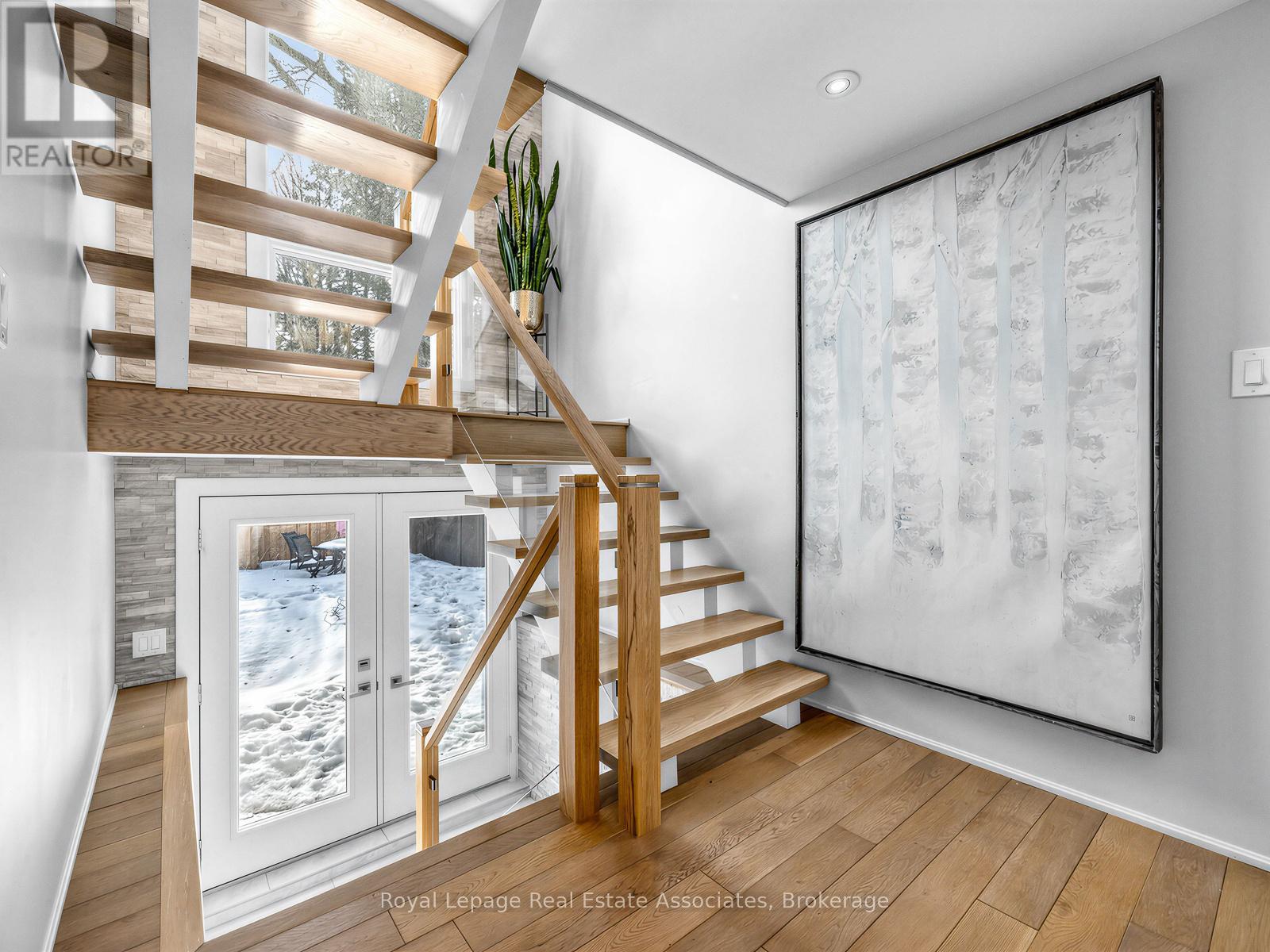 1510 Point O Woods Road, Mississauga, Ontario  L5G 2X7 - Photo 21 - W12800842