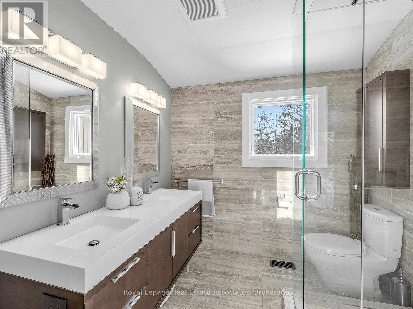 1510 Point O Woods Road, Mississauga, Ontario  L5G 2X7 - Photo 27 - W12800842