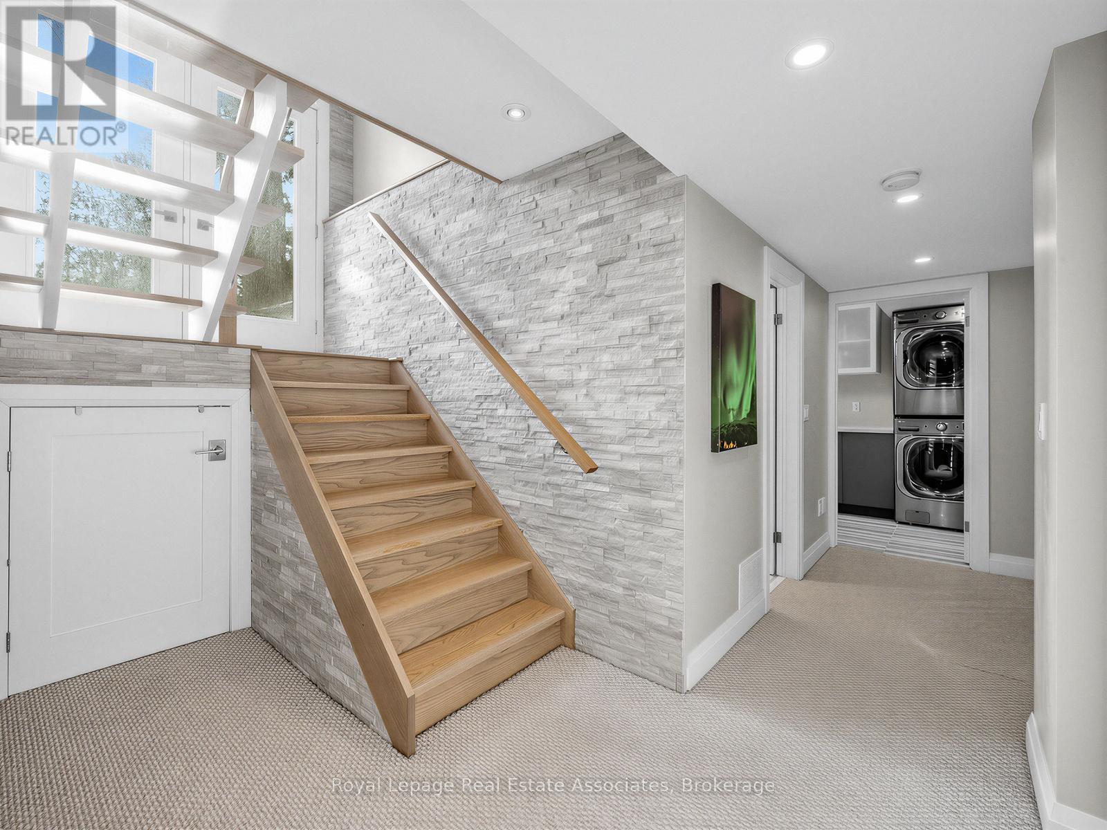 1510 Point O Woods Road, Mississauga, Ontario  L5G 2X7 - Photo 32 - W12800842