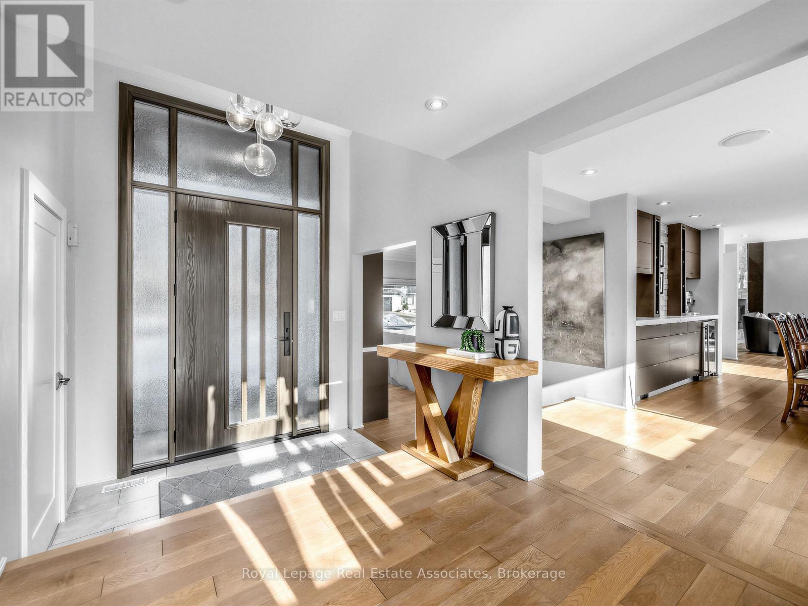 1510 Point O Woods Road, Mississauga, Ontario  L5G 2X7 - Photo 5 - W12800842