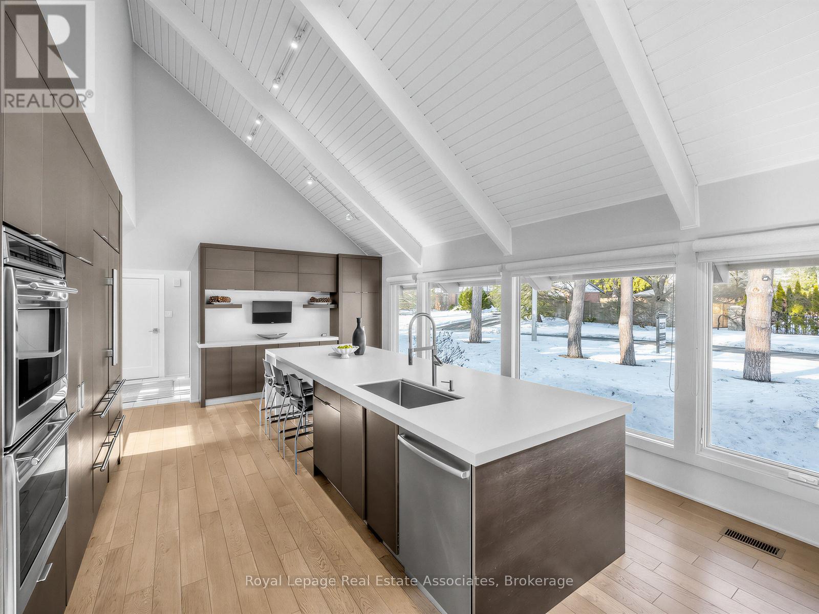 1510 Point O Woods Road, Mississauga, Ontario  L5G 2X7 - Photo 7 - W12800842