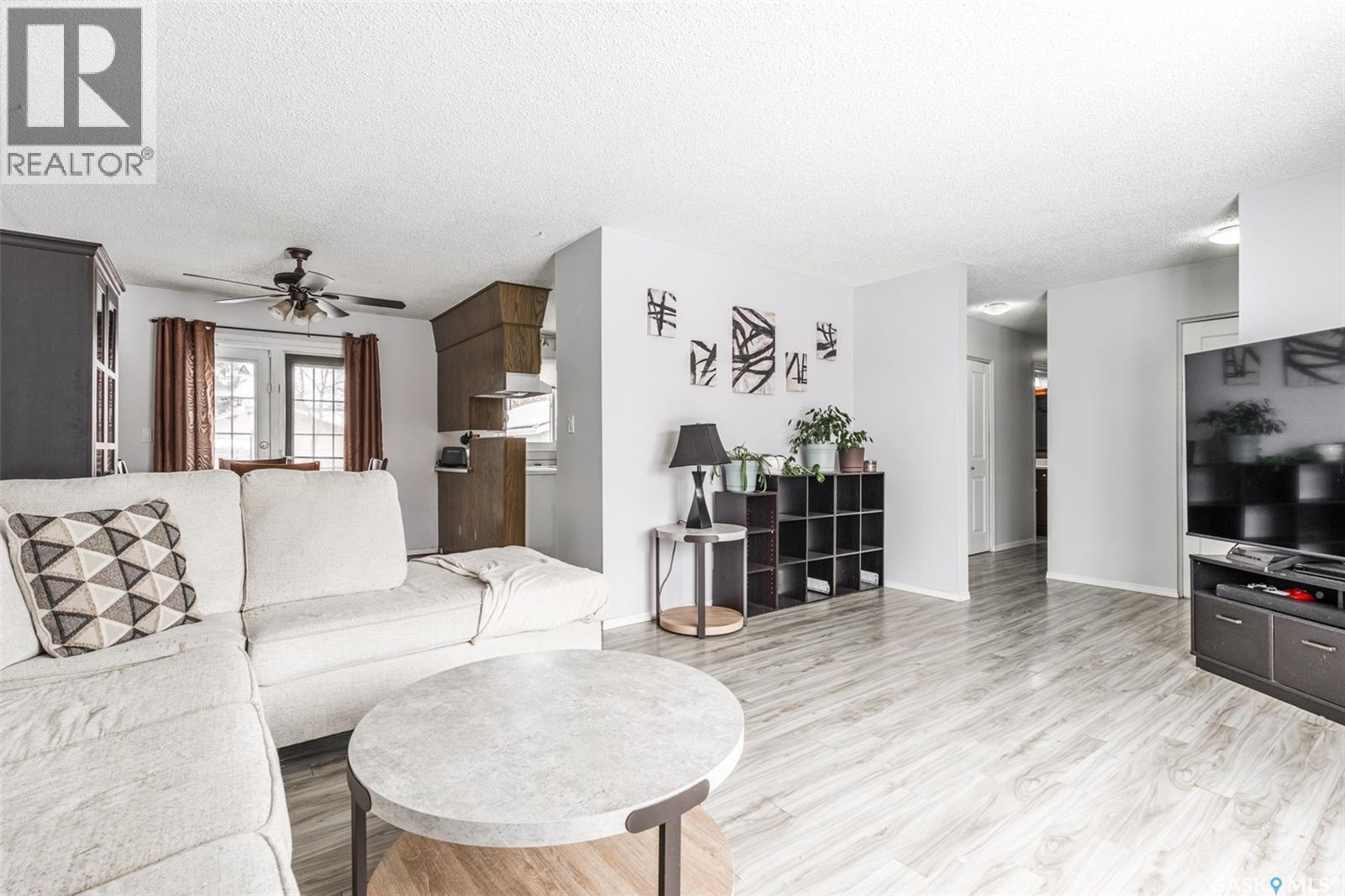 215 Needham Crescent, Saskatoon, Saskatchewan  S7M 4X3 - Photo 2 - SK028632