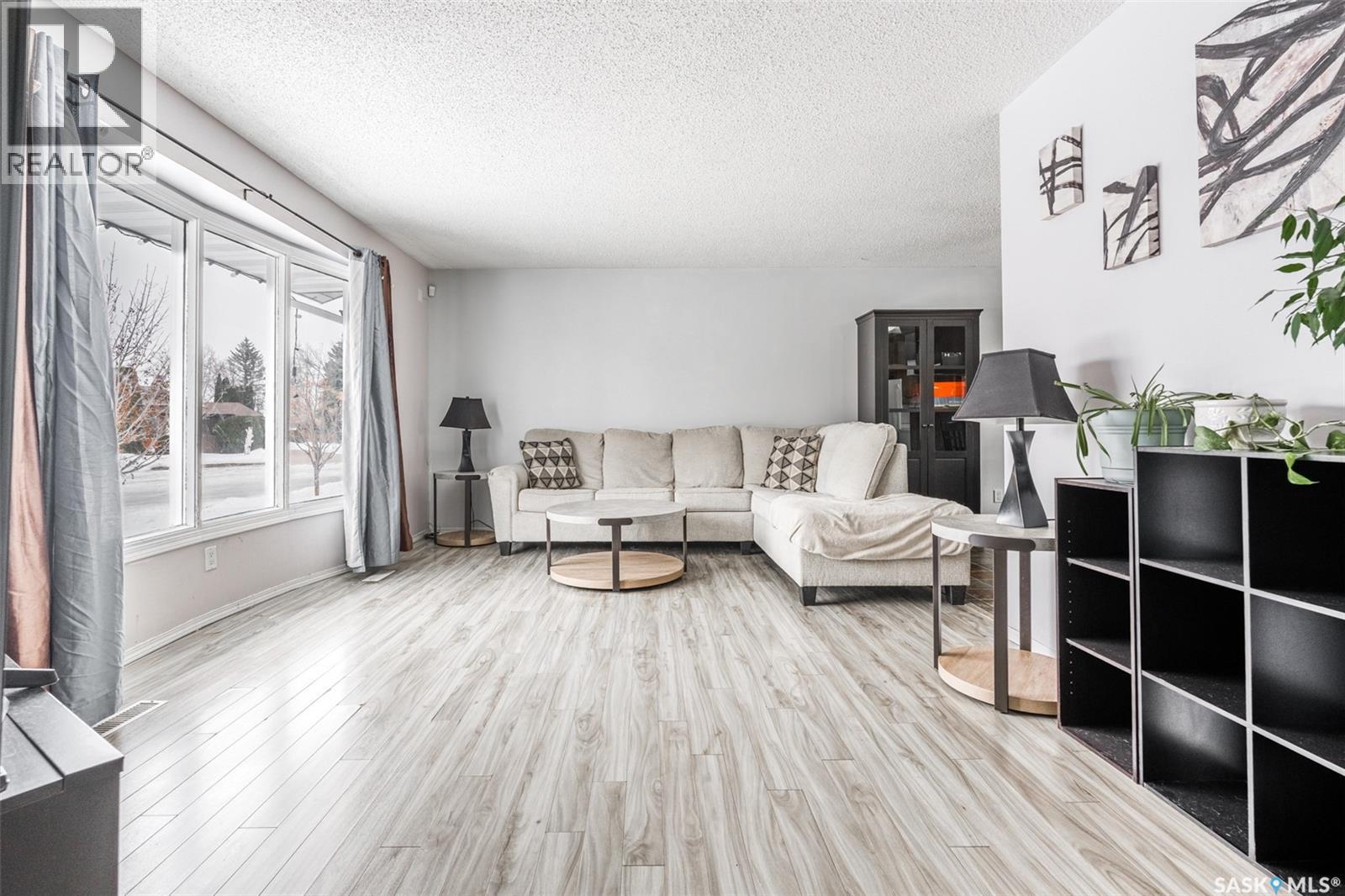 215 Needham Crescent, Saskatoon, Saskatchewan  S7M 4X3 - Photo 3 - SK028632