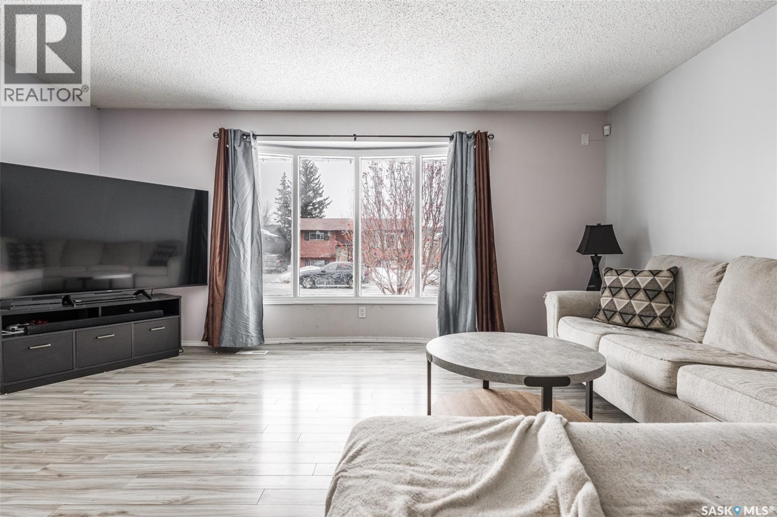 215 Needham Crescent, Saskatoon, Saskatchewan  S7M 4X3 - Photo 4 - SK028632