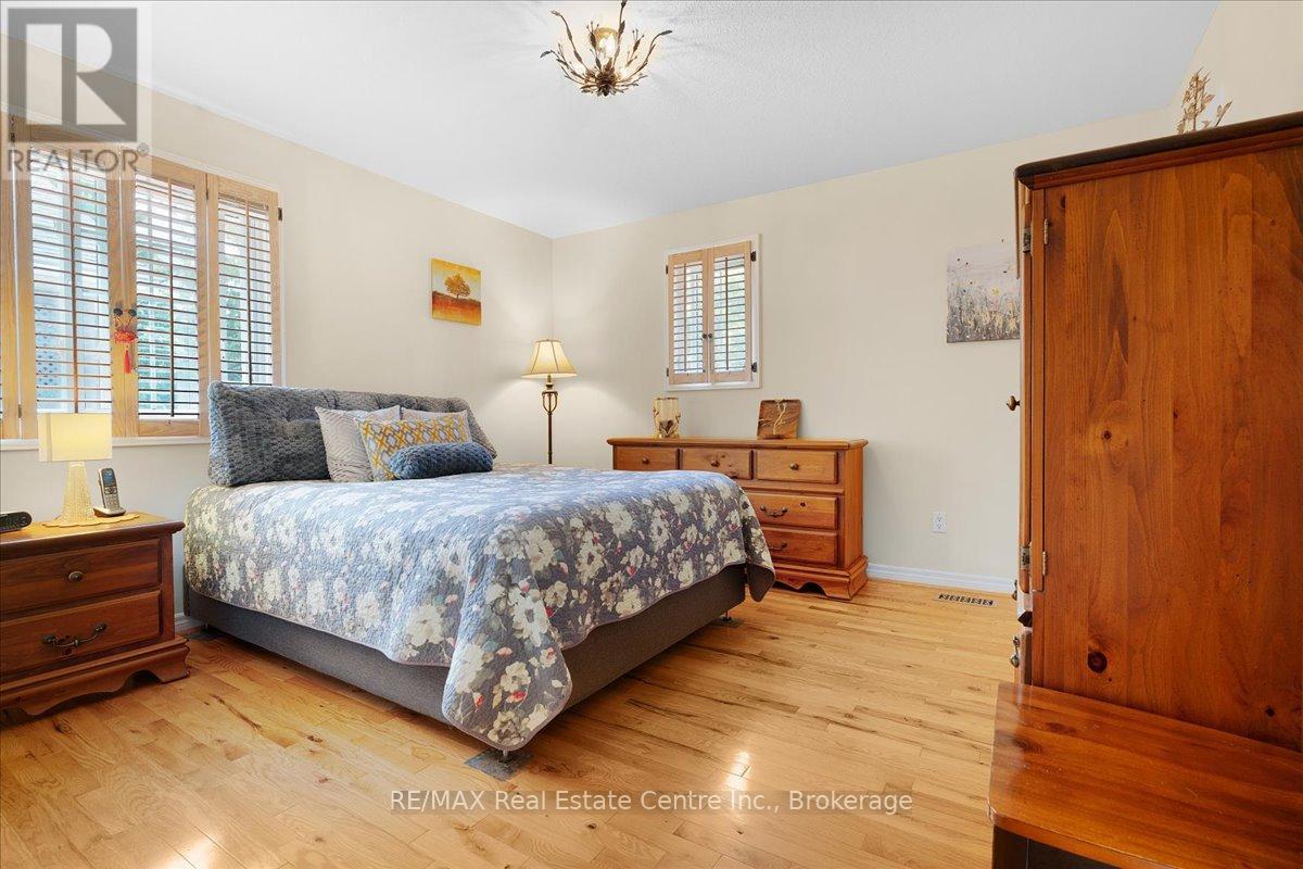 139 Gold Street, Centre Wellington, Ontario  N0B 1S0 - Photo 17 - X12365861