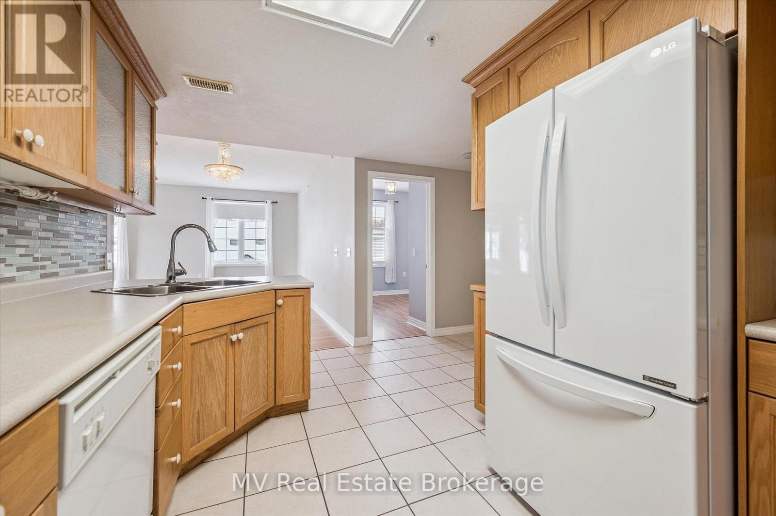 205 - 20 Station Square, Centre Wellington, Ontario  N0B 1S0 - Photo 9 - X12772624