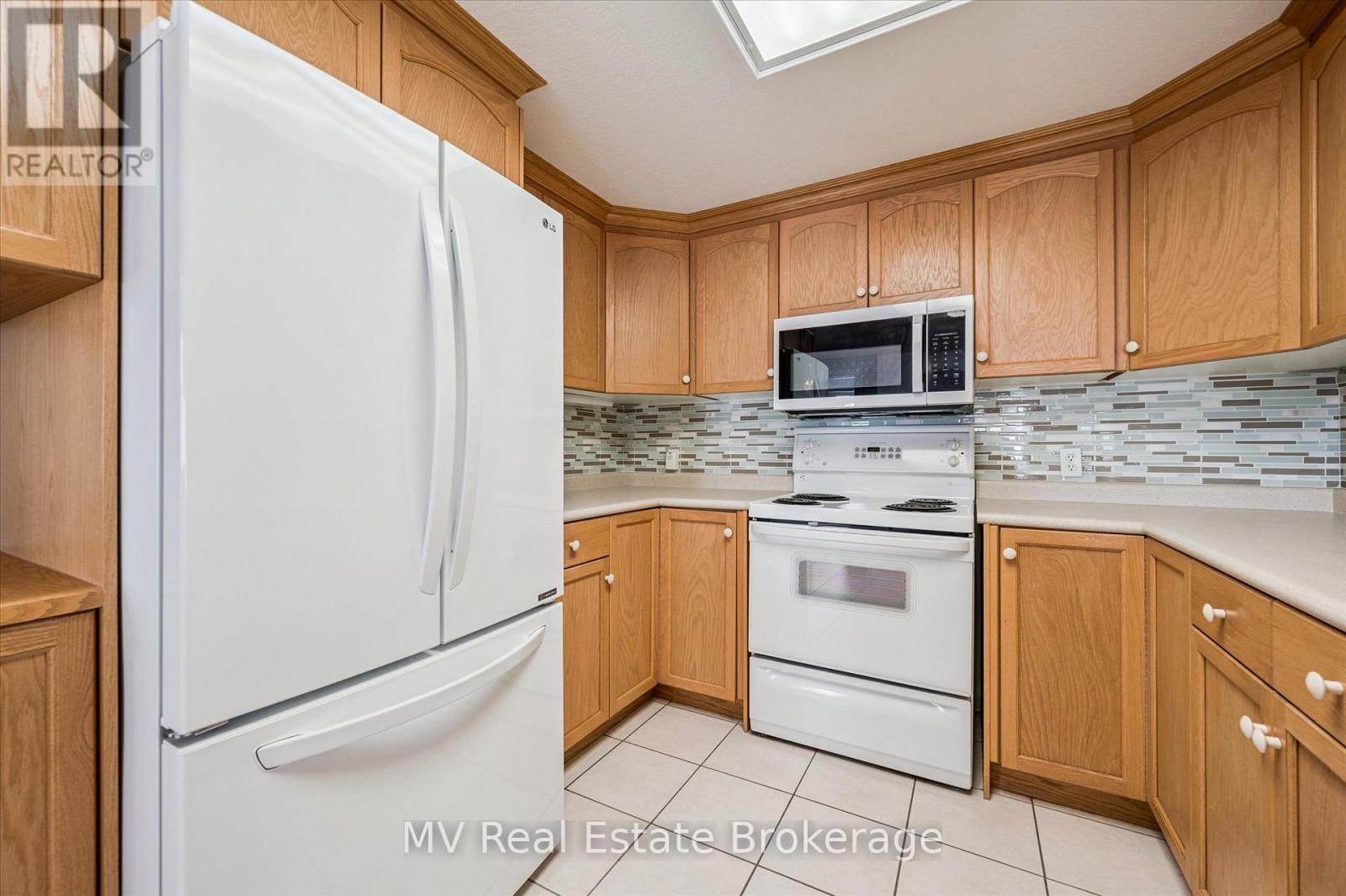 205 - 20 Station Square, Centre Wellington, Ontario  N0B 1S0 - Photo 6 - X12772624