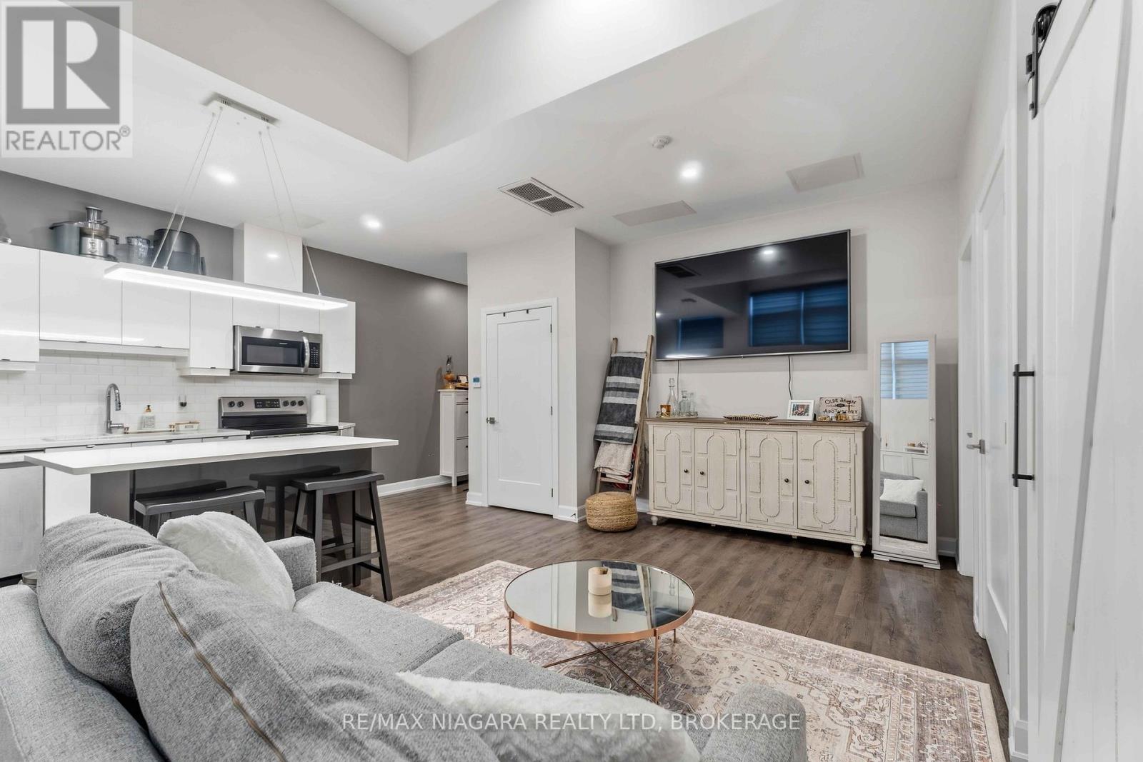 4 - 405 Merritt Street, St. Catharines, Ontario  L2P 1P5 - Photo 6 - X12800886