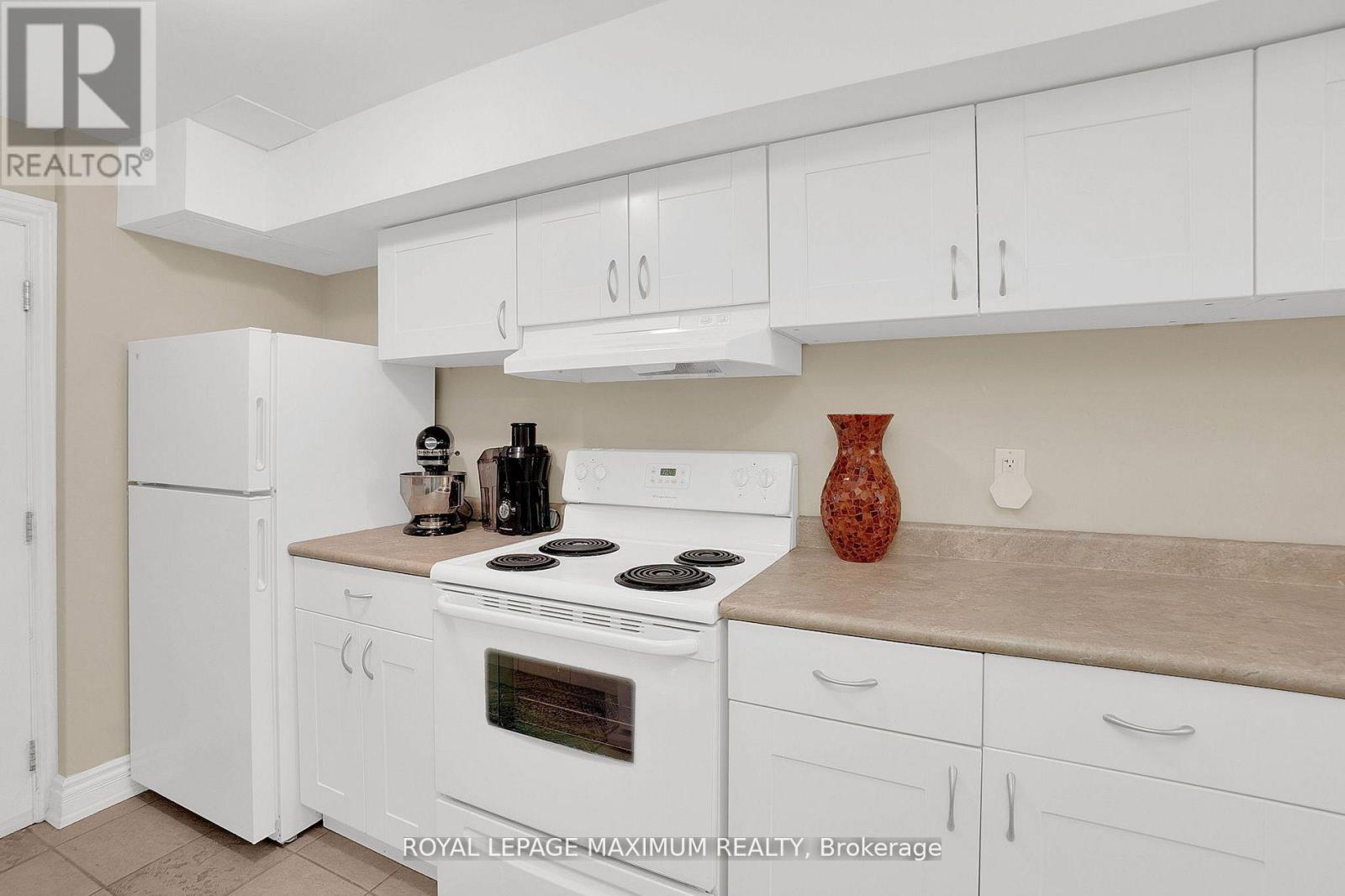 572 Northcliffe Boulevard, Toronto, Ontario  M6E 3L7 - Photo 20 - C12796682