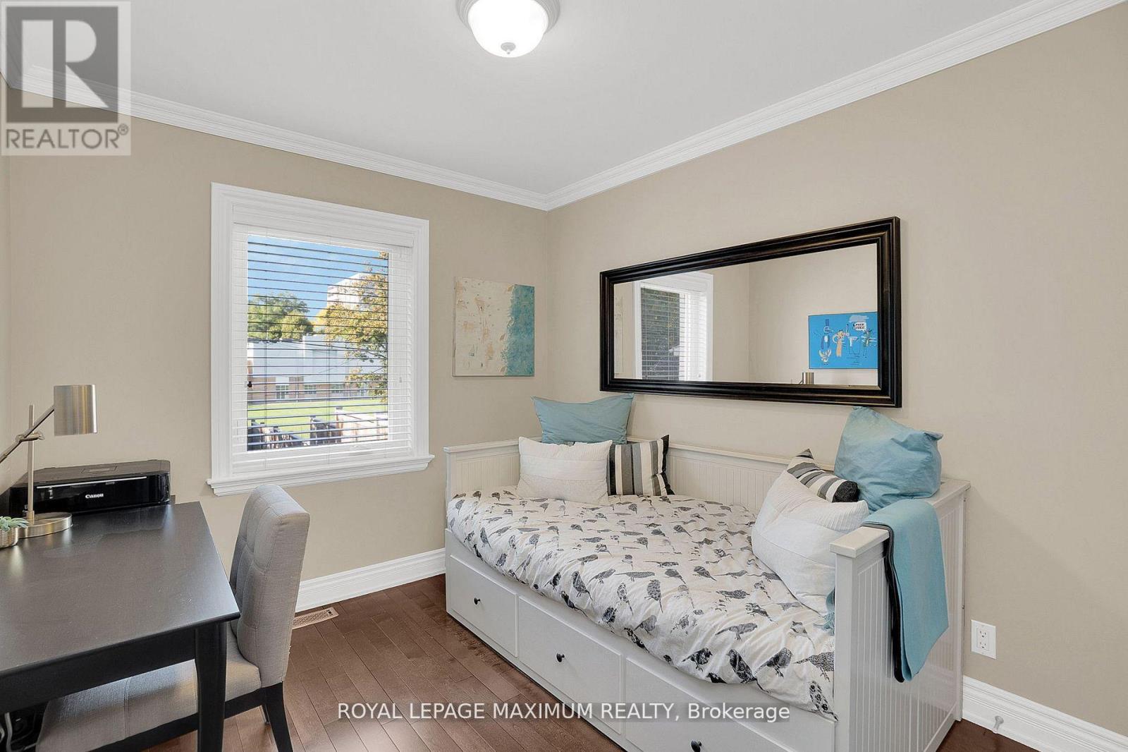 572 Northcliffe Boulevard, Toronto, Ontario  M6E 3L7 - Photo 16 - C12796682