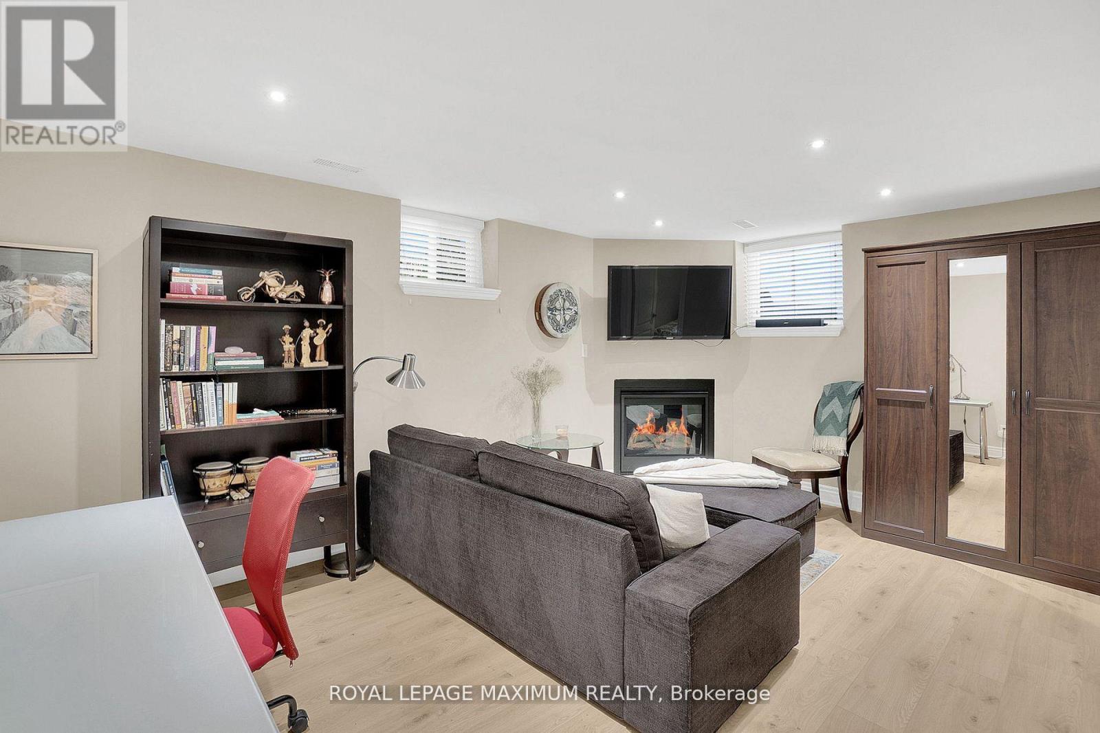 572 Northcliffe Boulevard, Toronto, Ontario  M6E 3L7 - Photo 22 - C12796682