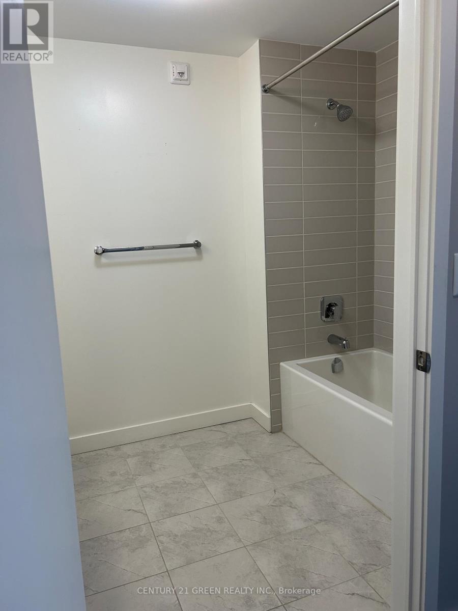 403 - 210 Sabina Drive, Oakville, Ontario  L6H 0W6 - Photo 11 - W12794814