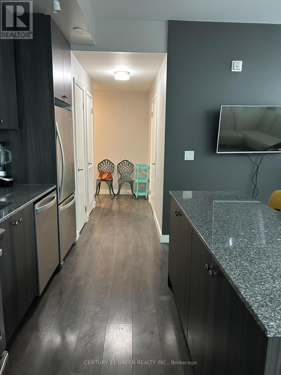 403 - 210 Sabina Drive, Oakville, Ontario  L6H 0W6 - Photo 8 - W12794814