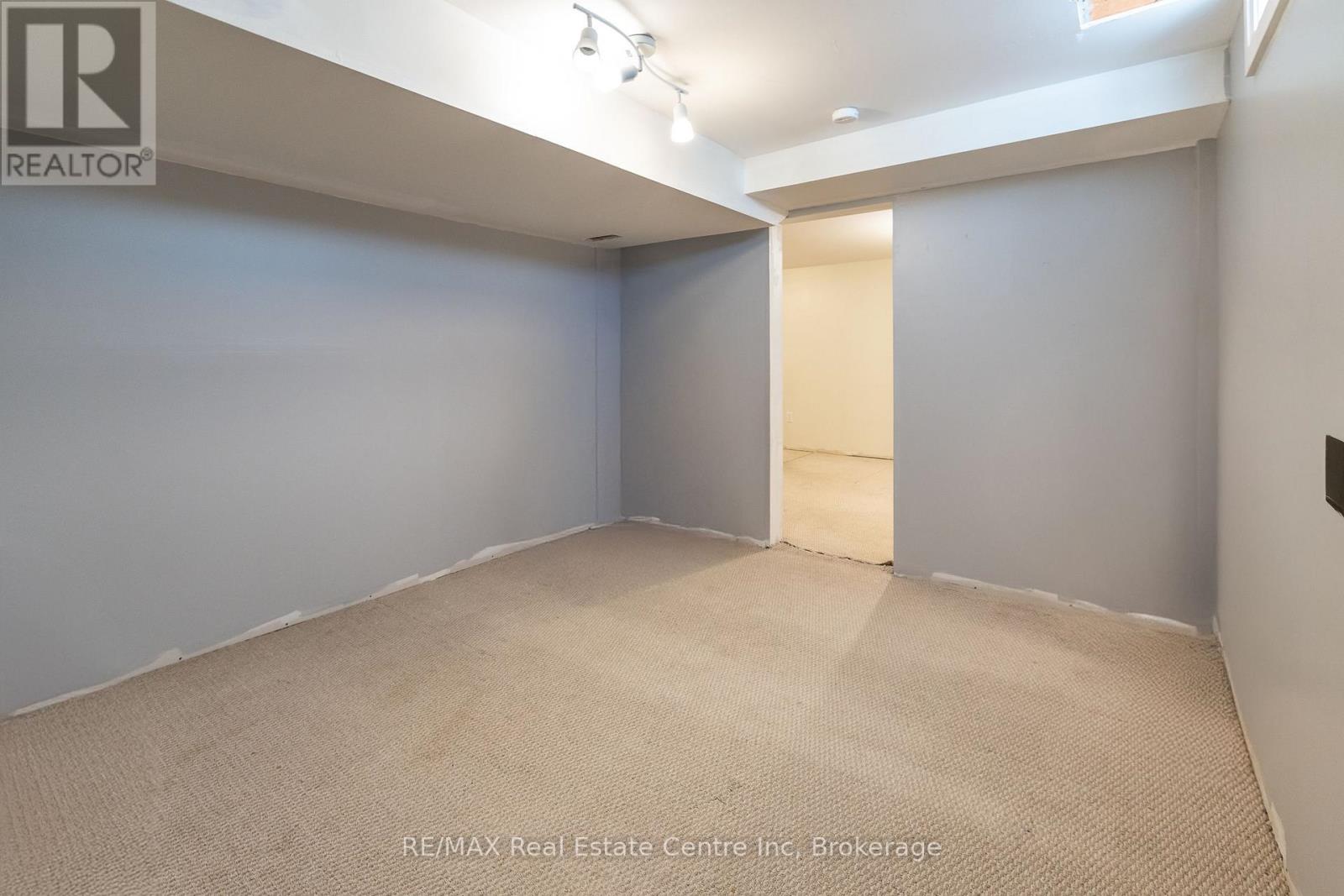 34 Woodridge Drive, Guelph, Ontario  N1H 7E2 - Photo 37 - X12800888