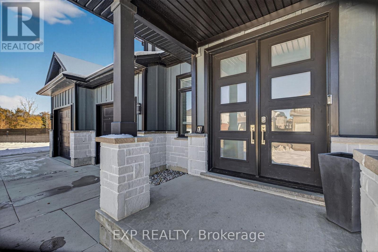 11 Hayes Street, London South, Ontario  N5Z 0A5 - Photo 3 - X12800912