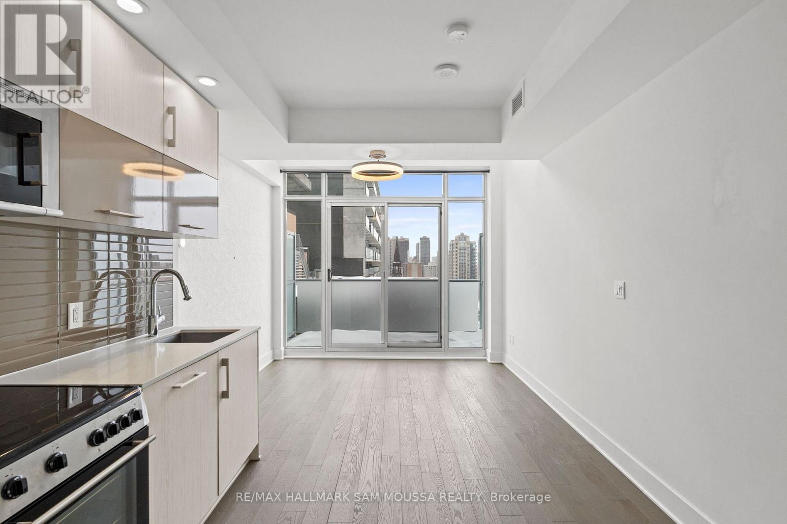 1208 - 255 Bay Street, Ottawa, Ontario  K1R 0C5 - Photo 10 - X12800902