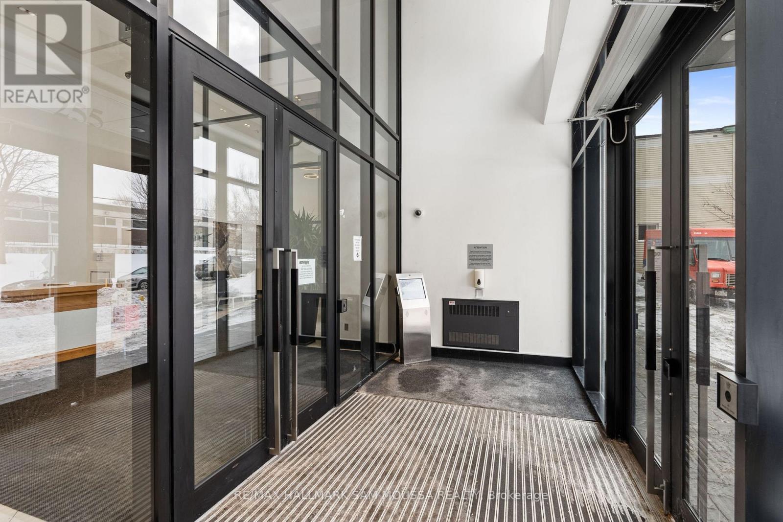 1208 - 255 Bay Street, Ottawa, Ontario  K1R 0C5 - Photo 3 - X12800902