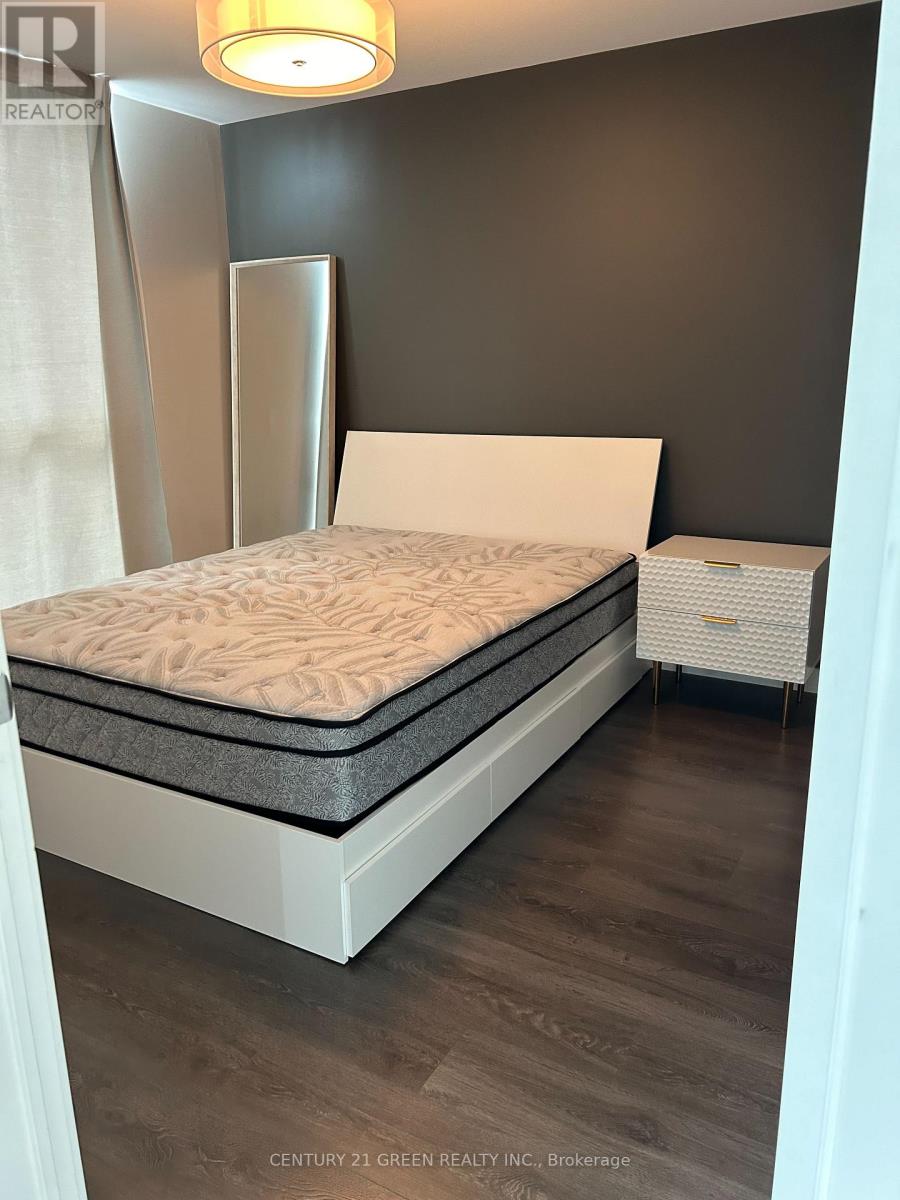 403 - 210 Sabina Drive, Oakville, Ontario  L6H 0W6 - Photo 13 - W12794814