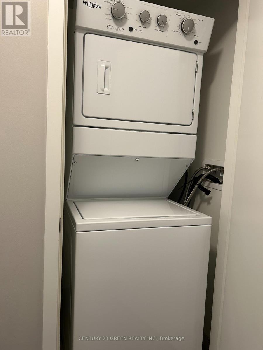 403 - 210 Sabina Drive, Oakville, Ontario  L6H 0W6 - Photo 17 - W12794814