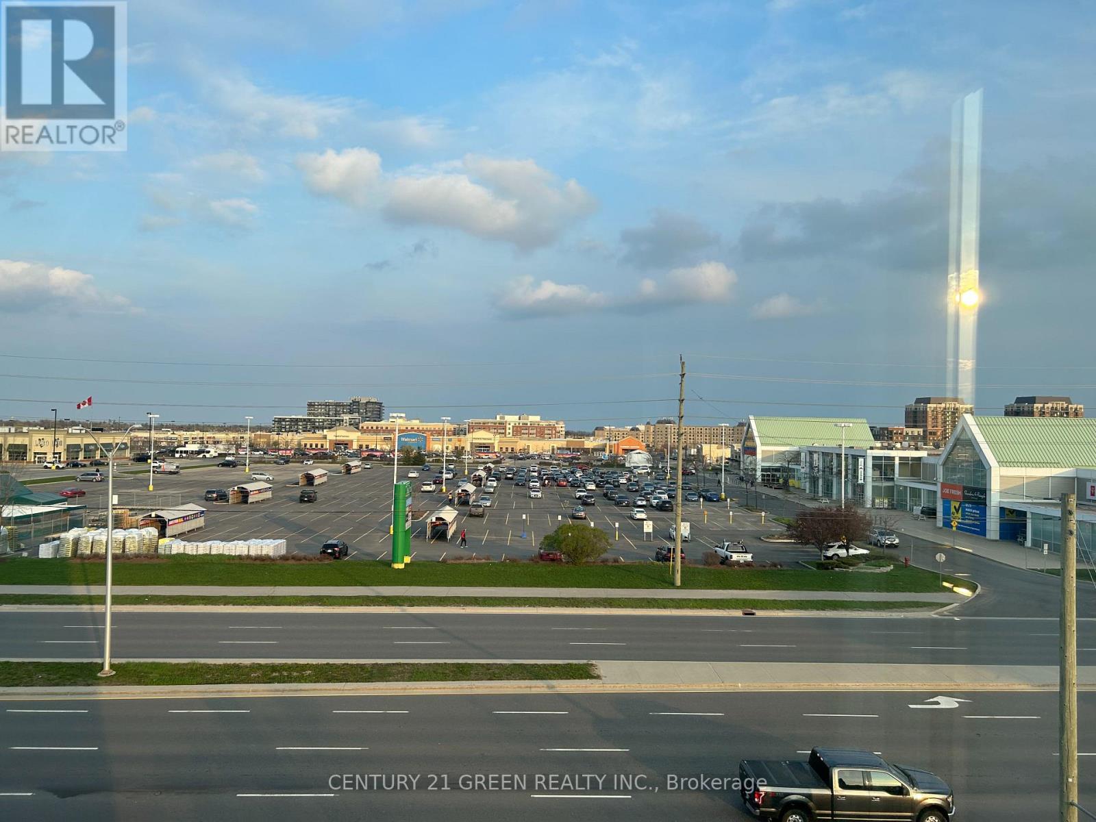 403 - 210 Sabina Drive, Oakville, Ontario  L6H 0W6 - Photo 18 - W12794814