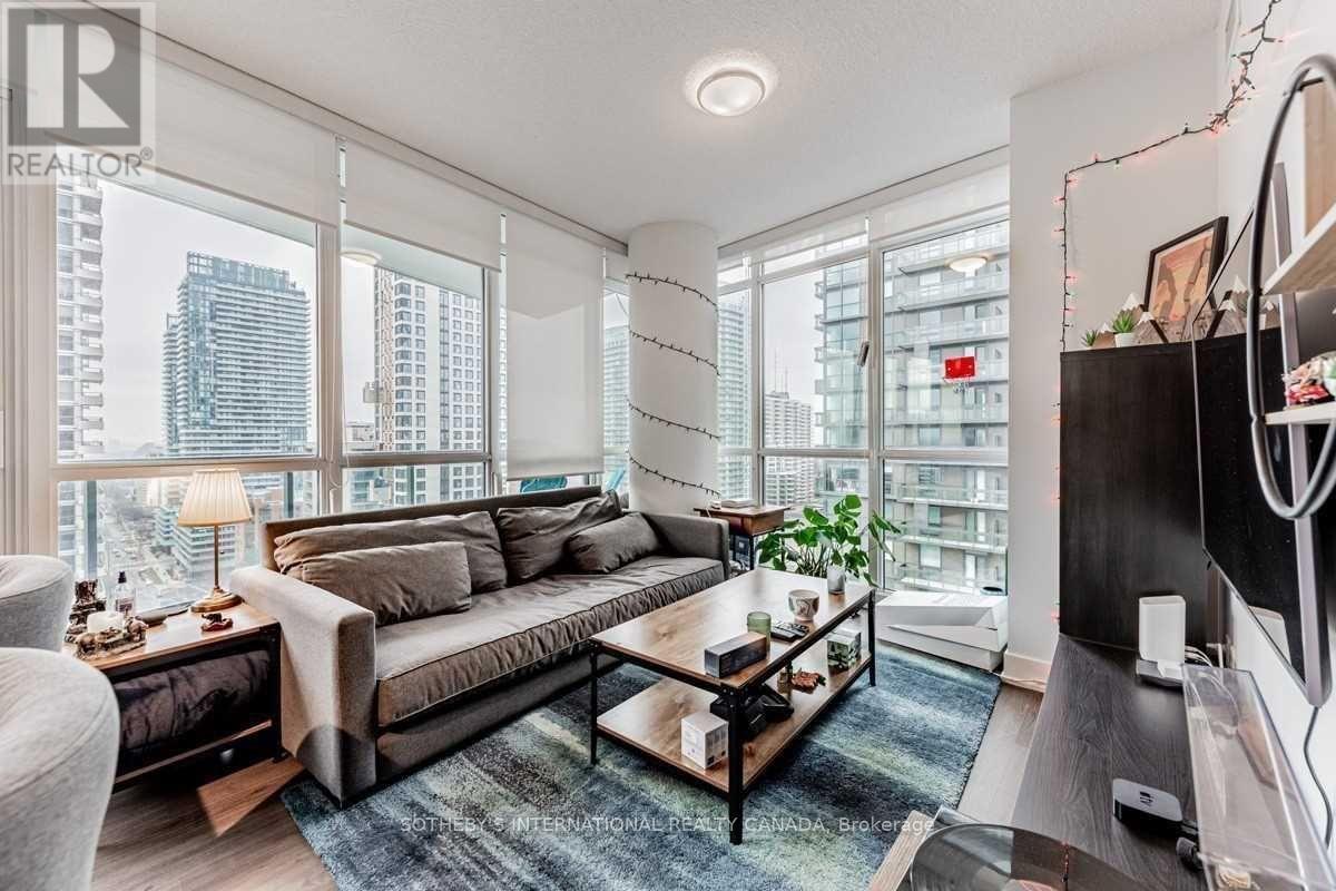 1810 - 30 Roehampton Avenue, Toronto, Ontario  M4P 0B9 - Photo 4 - C12800950