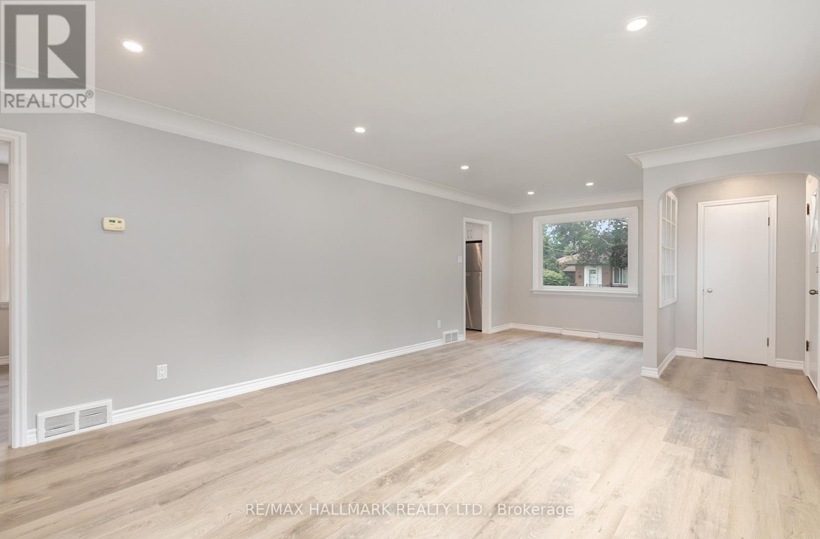 Upper - 201 High Street, Whitby, Ontario  L1N 5H5 - Photo 3 - E12800918