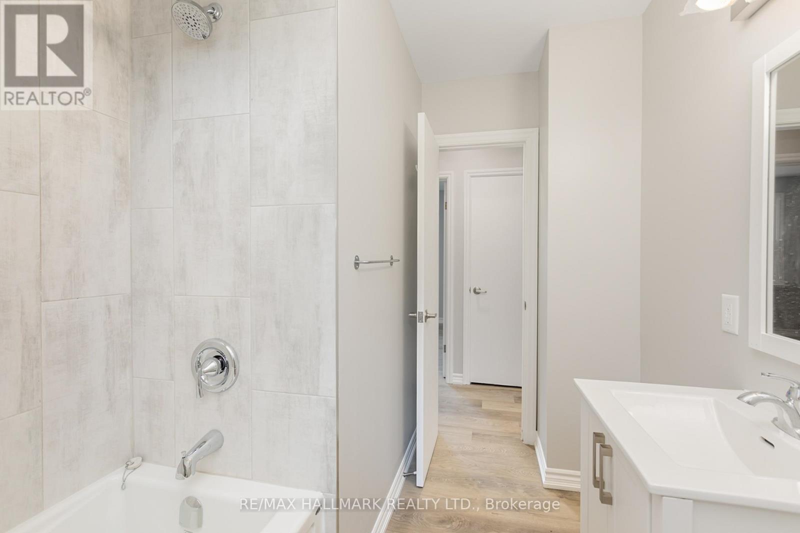 Upper - 201 High Street, Whitby, Ontario  L1N 5H5 - Photo 8 - E12800918