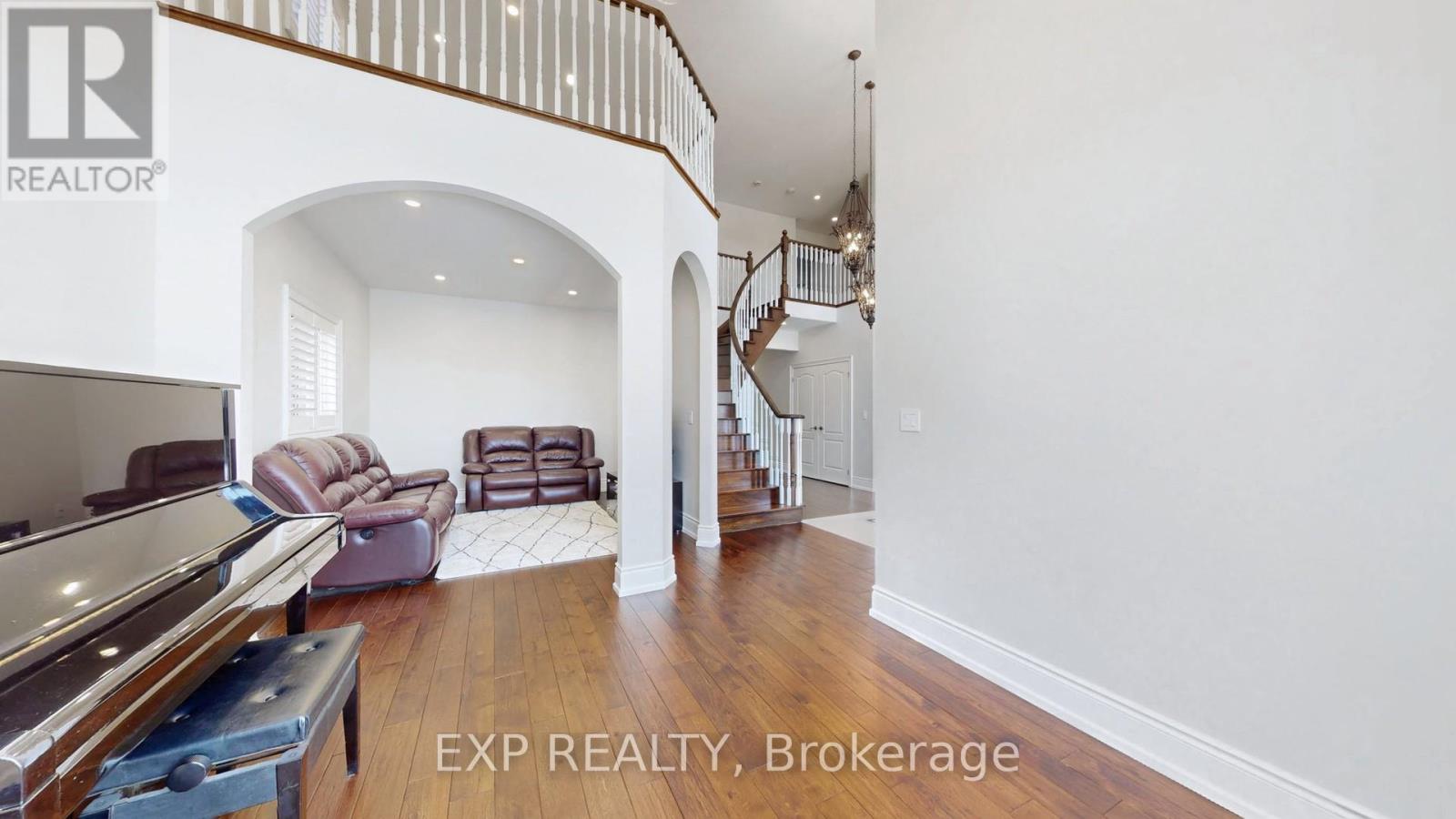 71 Golden Meadow Drive, Markham, Ontario  L6E 1E9 - Photo 8 - N12800874