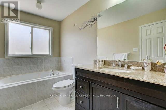 27 Silver Linden Drive, Richmond Hill, Ontario  L4B 3S8 - Photo 11 - N12800922