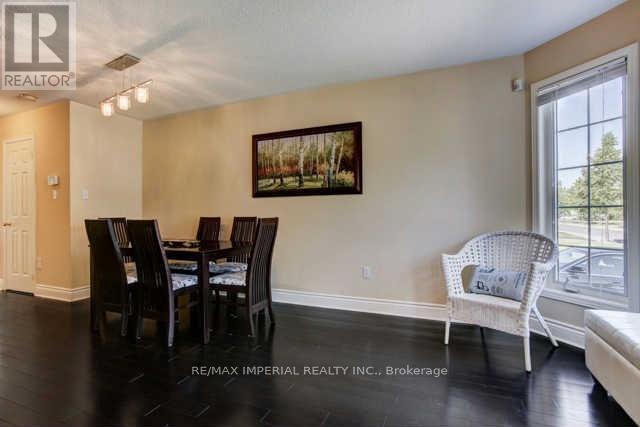 27 Silver Linden Drive, Richmond Hill, Ontario  L4B 3S8 - Photo 2 - N12800922