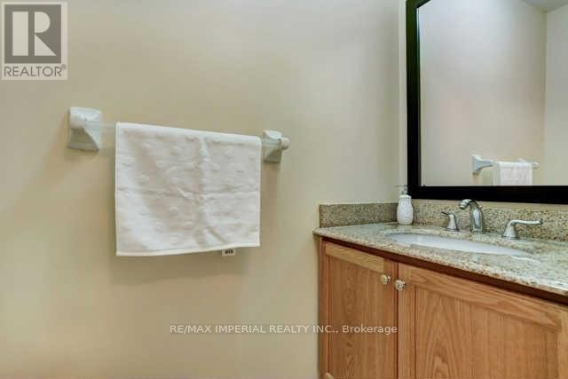 27 Silver Linden Drive, Richmond Hill, Ontario  L4B 3S8 - Photo 7 - N12800922