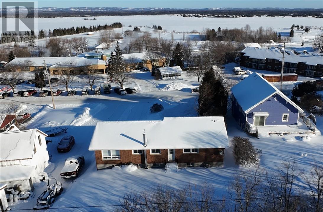 69 Robinson Street W, Little Current, Ontario P0P 1K0 - Photo 2 - 2124965