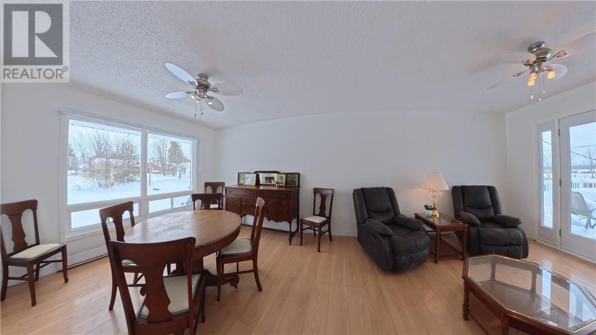 69 Robinson Street W, Little Current, Ontario P0P 1K0 - Photo 5 - 2124965