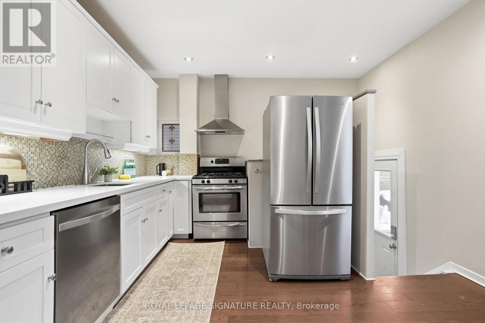 162 Kingsmount Park Road, Toronto, Ontario  M4L 3L8 - Photo 11 - E12799554