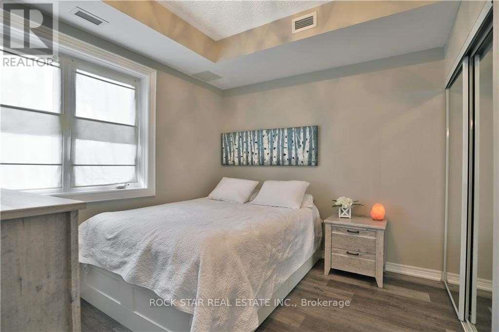 406 - 73 Washington Avenue, Oakville (Co Central), Ontario  L6K 1W5 - Photo 11 - W12800316