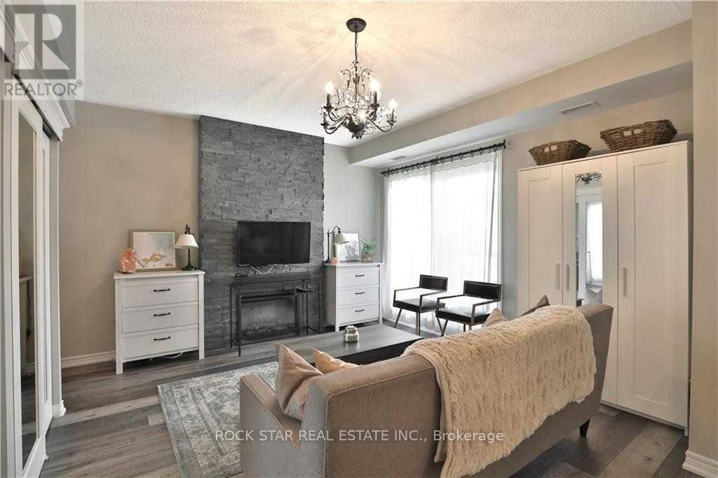 406 - 73 Washington Avenue, Oakville (Co Central), Ontario  L6K 1W5 - Photo 5 - W12800316